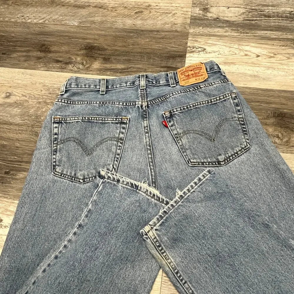 Vintage Y2K 2000s Levis 550 Faded Blue Men 36x30 Relaxed Fit Denim Jeans Red Tab